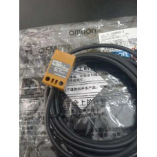 Cảm biến tiệm cận Omron TL-Q5MB2-Z 2M